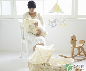 防溢乳墊是一次性的好還是可洗的好？一次性防溢乳墊有毒嗎