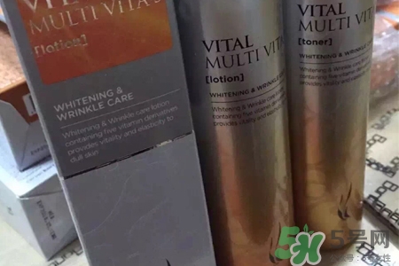 ahc維他命美白水乳怎么樣？ahc維他命美白水乳好用嗎？