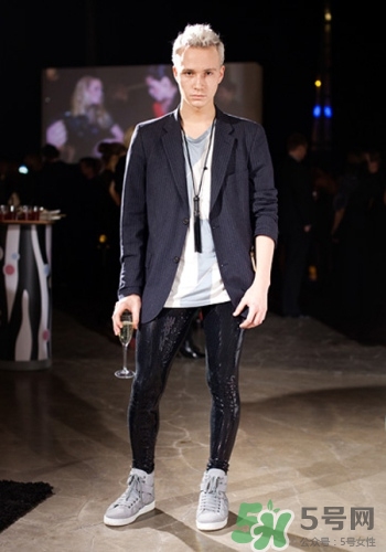 過(guò)年男生穿什么衣服？過(guò)年男生穿衣搭配