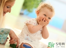 新生兒多少天可以曬太陽(yáng)?新生兒多久能曬太陽(yáng)? 新生兒多少天可以曬太陽(yáng)?新生兒多久能曬太陽(yáng)?