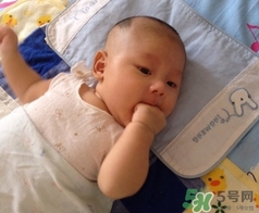 新生兒多少天可以曬太陽(yáng)?新生兒多久能曬太陽(yáng)? 新生兒多少天可以曬太陽(yáng)?新生兒多久能曬太陽(yáng)?