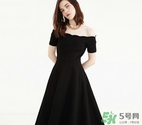 年會女生穿什么？女生年會穿衣搭配