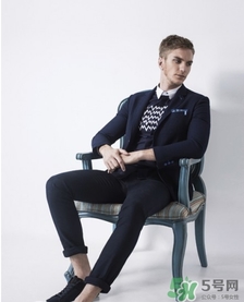 年會(huì)男士穿什么？公司年會(huì)男生穿衣搭配