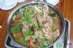 羊蝎子火鍋好吃嗎？羊蝎子火鍋涮什么好吃？