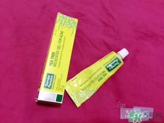 星期四茶樹精油和凝膠哪個好？星期四農(nóng)莊茶樹精油和凝膠對比