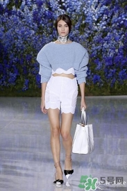 年會(huì)穿什么鞋子？公司年會(huì)女生鞋子搭配