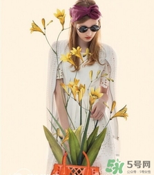 參加別人生日可以穿紅色的衣服嗎？參加生日穿什么衣服？