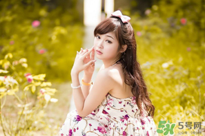 眼線(xiàn)發(fā)藍(lán)的原因_眼線(xiàn)發(fā)藍(lán)怎么辦