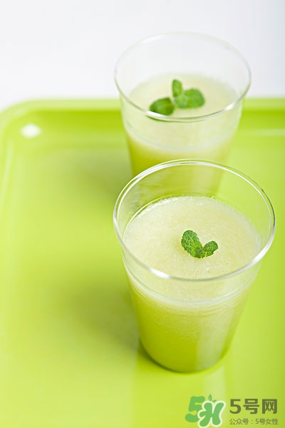 冬瓜汁可以生吃嗎?冬瓜汁的功效與作用 冬瓜汁可以生吃嗎?冬瓜汁的功效與作用