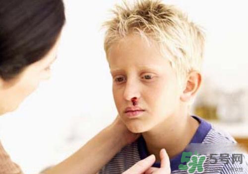 半夜流鼻血是什么原因？半夜流鼻血怎么辦？