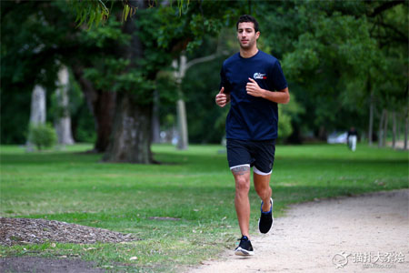 霧霾天可以戴口罩跑步嗎？霧霾天戴口罩跑步就是作死