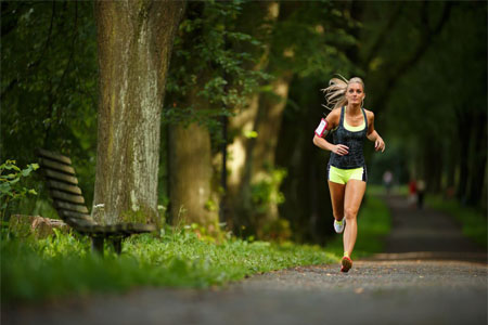 霧霾天可以戴口罩跑步嗎？霧霾天戴口罩跑步就是作死