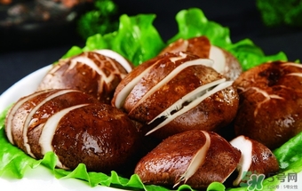 香菇顏色深好還是淺好？鮮香菇顏色越深越好嗎？