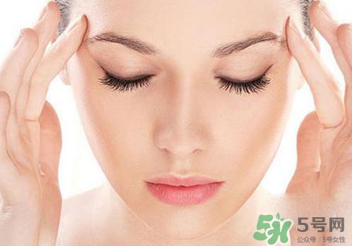 眼皮跳是冷敷還是熱敷？眼皮跳怎么辦？