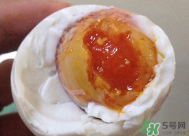 腌雞蛋怎么腌出油多？腌雞蛋最好的出油方法