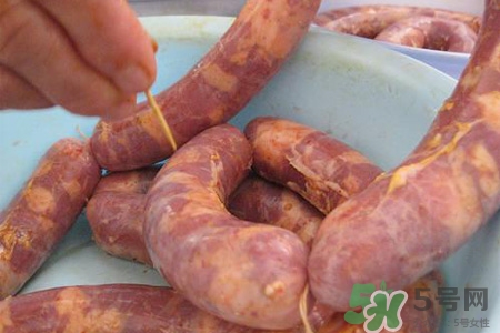 灌香腸一斤肉放多少鹽？10斤肉灌香腸放多少鹽？