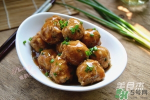 肉丸子可以用面粉嗎？肉丸子用什么粉？