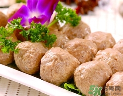 肉丸子可以用面粉嗎？肉丸子用什么粉？