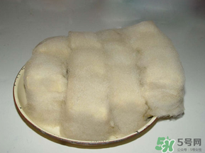 霉豆腐發(fā)霉了還能吃嗎？霉豆腐發(fā)霉有幾種顏色？