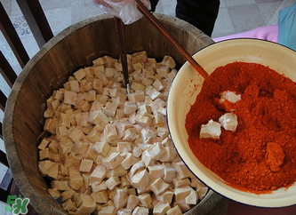 霉豆腐發(fā)黑還能吃嗎？霉豆腐長黑點還能吃嗎？