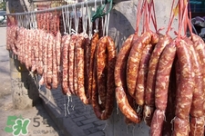 臘腸是曬干好還是風(fēng)干好？臘腸是曬干好還是陰干好？
