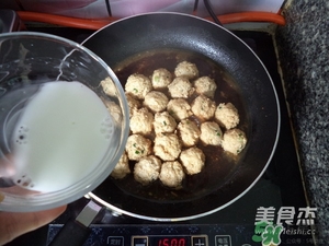 肉丸子可以用面粉嗎？肉丸子用什么粉？