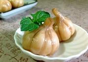 腌大蒜變綠還能吃嗎？大蒜腌制后變綠能吃嗎？