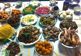 吃年夜飯為什么要關(guān)門(mén)?年夜飯為什么要關(guān)著門(mén)吃? 吃年夜飯為什么要關(guān)門(mén)?年夜飯為什么要關(guān)著門(mén)吃?