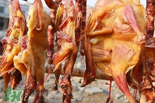 風(fēng)干的臘雞怎么做好吃？自制風(fēng)干臘雞的做法大全