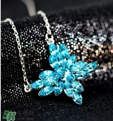 施華洛世奇是銀的嗎？施華洛世奇是白金嗎？