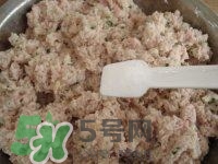 做藕丸子要放多少鹽？一斤藕做藕圓子放多少鹽合適？