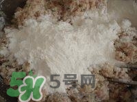 做藕丸子要放多少鹽？一斤藕做藕圓子放多少鹽合適？