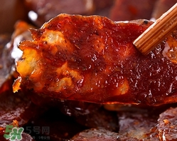 吃臘腸可以喝酒嗎?吃臘腸喝酒對身體有害嗎? 吃臘腸可以喝酒嗎?吃臘腸喝酒對身體有害嗎?