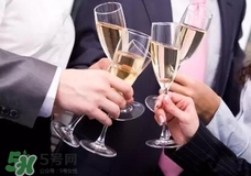 吃臘魚可以喝酒嗎?吃臘魚喝酒對身體有害嗎? 吃臘魚可以喝酒嗎?吃臘魚喝酒對身體有害嗎?