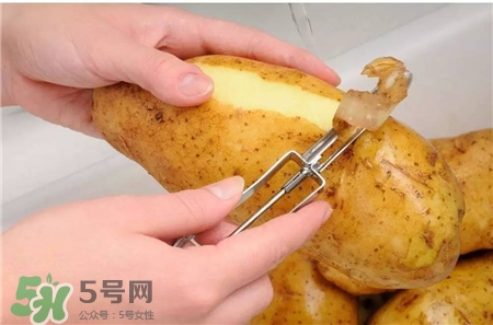 土豆皮煮水染發(fā)靠譜嗎?土豆皮煮水染發(fā)怎么做? 土豆皮煮水染發(fā)靠譜嗎?土豆皮煮水染發(fā)怎么做?