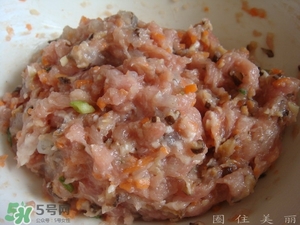 一斤糯米可以做多少個糯米丸子？一斤糯米可以做多少糯米圓子？