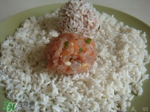 一斤糯米可以做多少個糯米丸子？一斤糯米可以做多少糯米圓子？