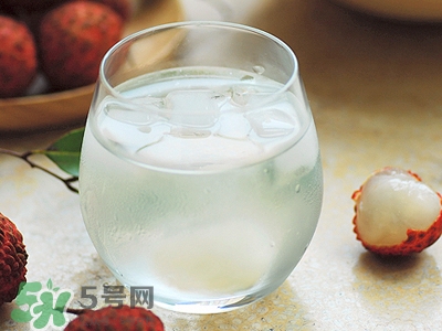 荔枝酒泡多久可以喝?荔枝酒的功效與作用 荔枝酒泡多久可以喝?荔枝酒的功效與作用