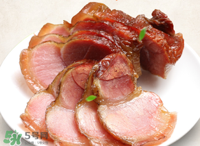 臘肉蒸什么菜好吃？蒸臘肉放什么材料好吃？