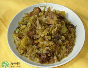 酸菜臭了還能吃嗎？酸菜臭了對(duì)身體有害嗎？