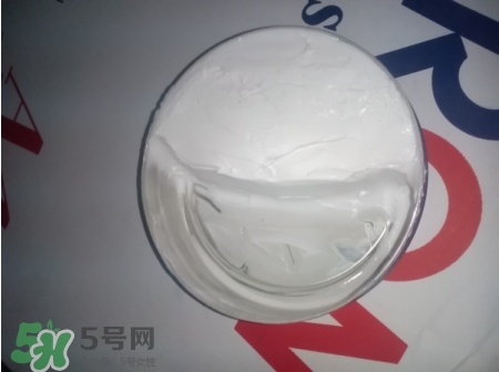 妮維雅藍(lán)罐怎么乳化？妮維雅藍(lán)罐面霜好用嗎？