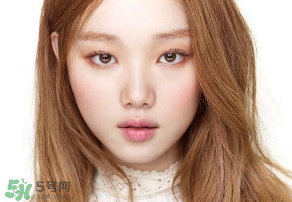 李圣經(jīng)妝容怎么化？李圣經(jīng)仿妝教程