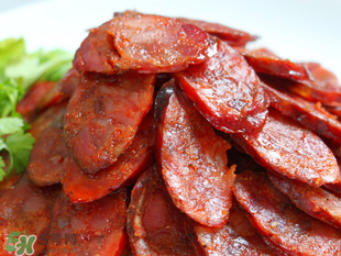 臘腸會(huì)壞嗎？臘腸放一年可以吃嗎？