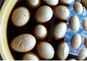 腌咸雞蛋一斤放多少鹽？腌咸雞蛋10斤需多少鹽？
