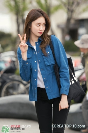 李圣經(jīng)的包包什么牌子？李圣經(jīng)包包同款