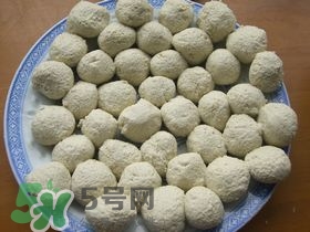 豆腐丸子散了怎么辦？豆腐丸子怎么做不散？