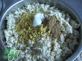 豆腐丸子散了怎么辦？豆腐丸子怎么做不散？