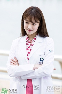 李圣經(jīng)的衣服什么牌子？李圣經(jīng)衣服同款