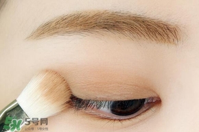 李圣經(jīng)妝容怎么化？李圣經(jīng)仿妝教程