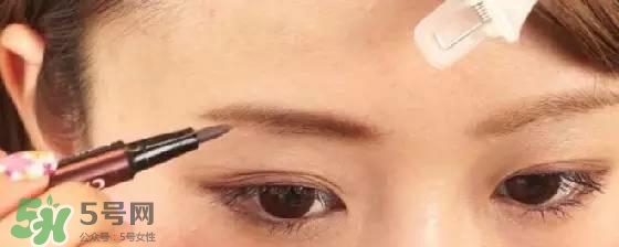 液體眉筆怎么用？液體眉筆使用方法